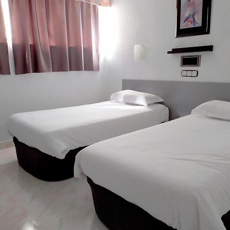 Hostal Lady Ana Maria Collado Villalba Exterior photo