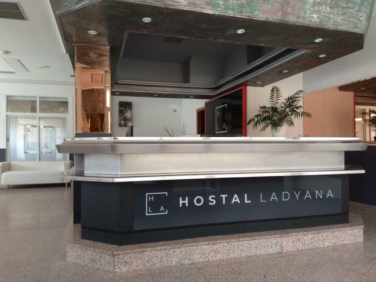 Hostal Lady Ana Maria Collado Villalba Exterior photo