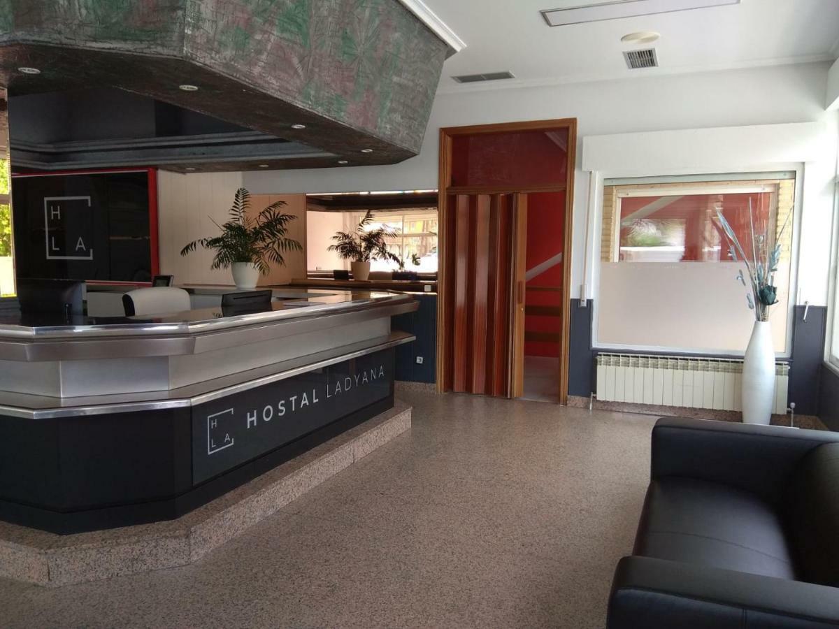 Hostal Lady Ana Maria Collado Villalba Exterior photo